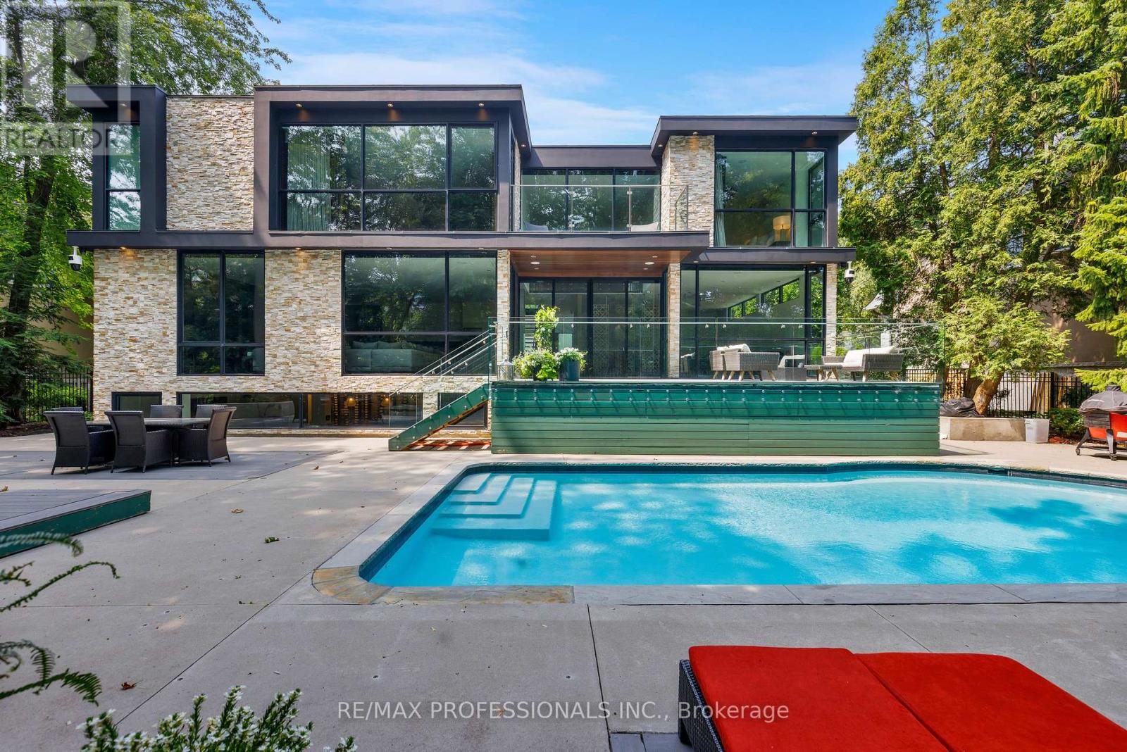 7 Ashley Park Road, Toronto (Edenbridge-Humber Valley), Ontario  M9A 4C9 - Photo 7 - W12687324