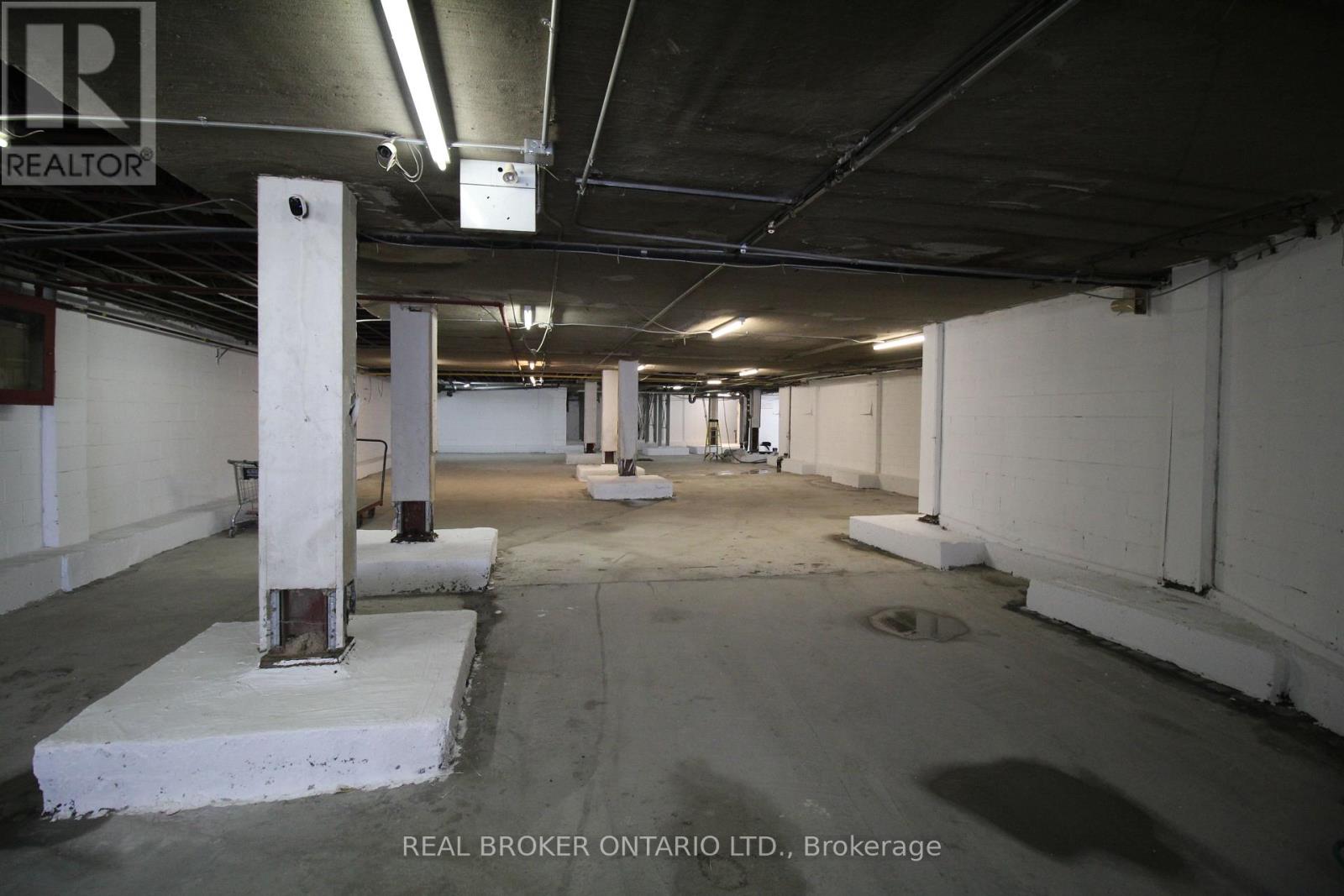 Lower - 761 Jane Street, Toronto (Rockcliffe-Smythe), Ontario  M6N 4B4 - Photo 2 - W12687338