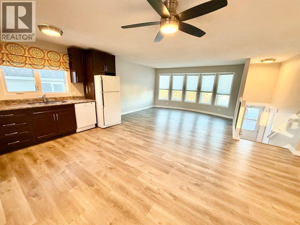 131 Collinge Road, Hinton, Alberta  T7V 1M1 - Photo 11 - A2277047