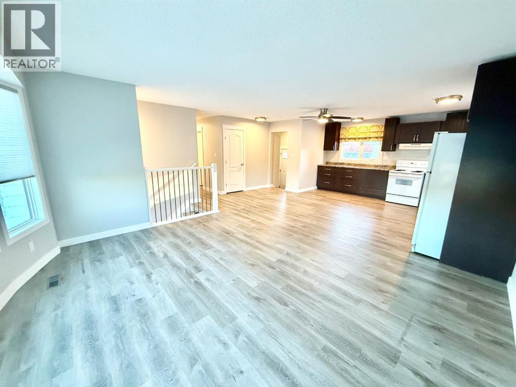 131 Collinge Road, Hinton, Alberta  T7V 1M1 - Photo 10 - A2277047