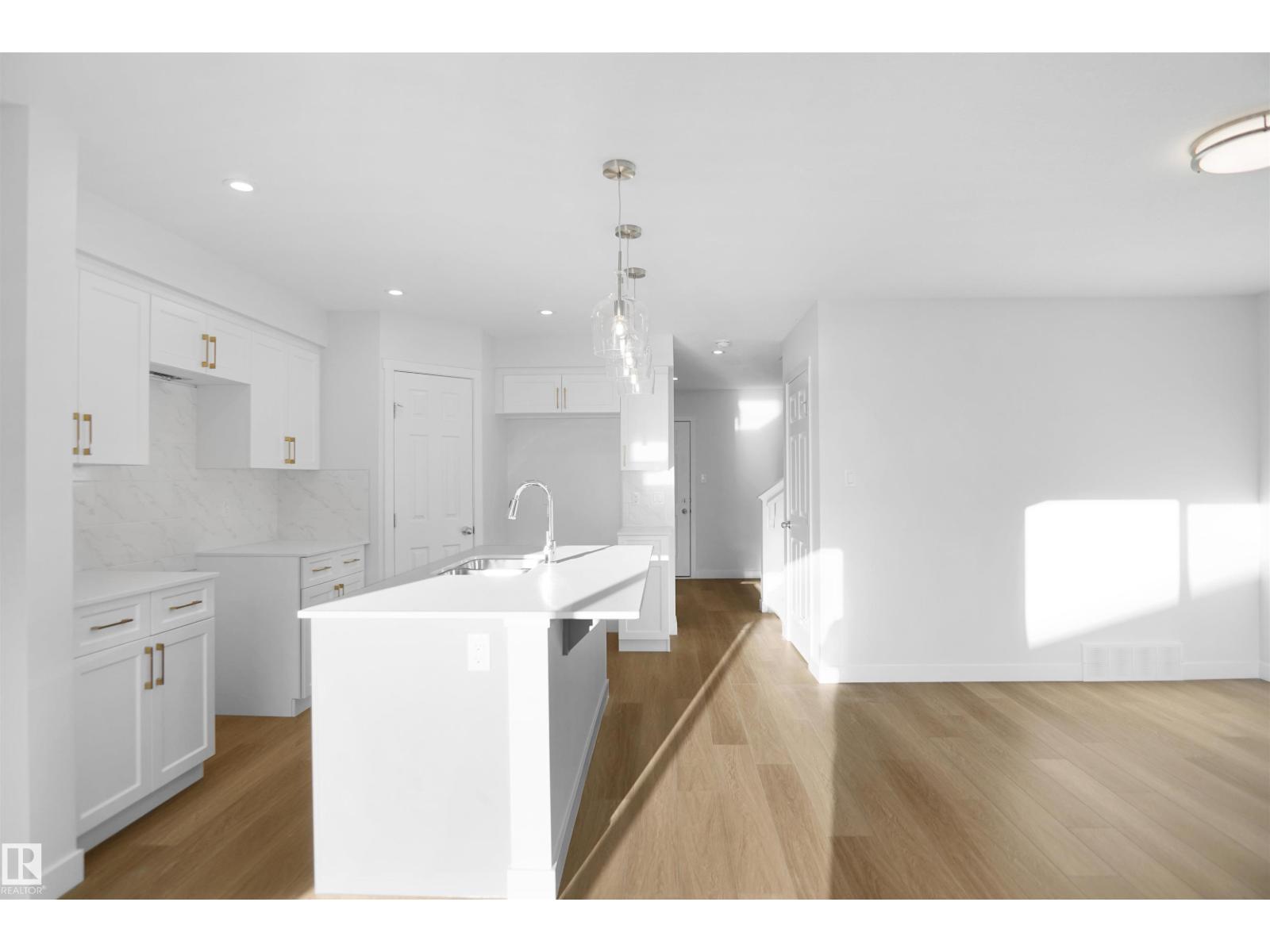 907 16 Av Nw, Edmonton, Alberta  T6T 2V2 - Photo 13 - E4463843