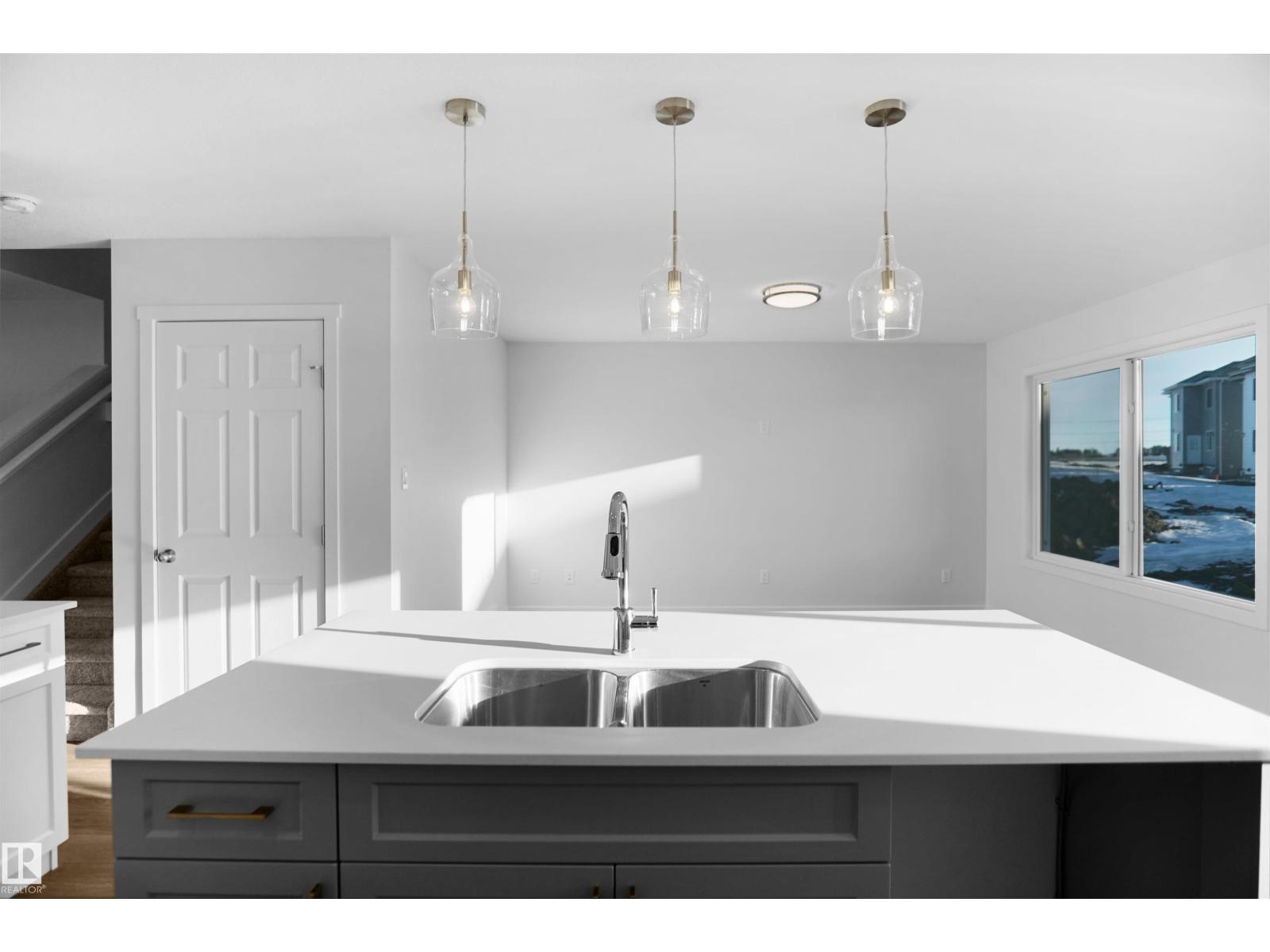 907 16 Av Nw, Edmonton, Alberta  T6T 2V2 - Photo 10 - E4463843