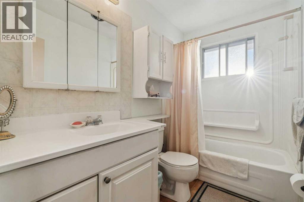 2048 33 Street Se, Calgary, Alberta  T2B 0T9 - Photo 13 - A2276572