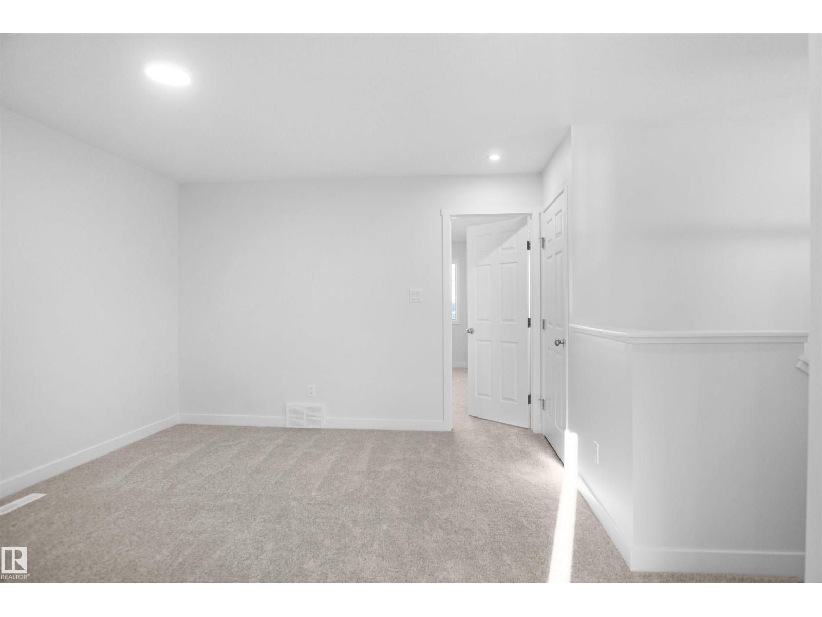 907 16 Av Nw, Edmonton, Alberta  T6T 2V2 - Photo 18 - E4463843