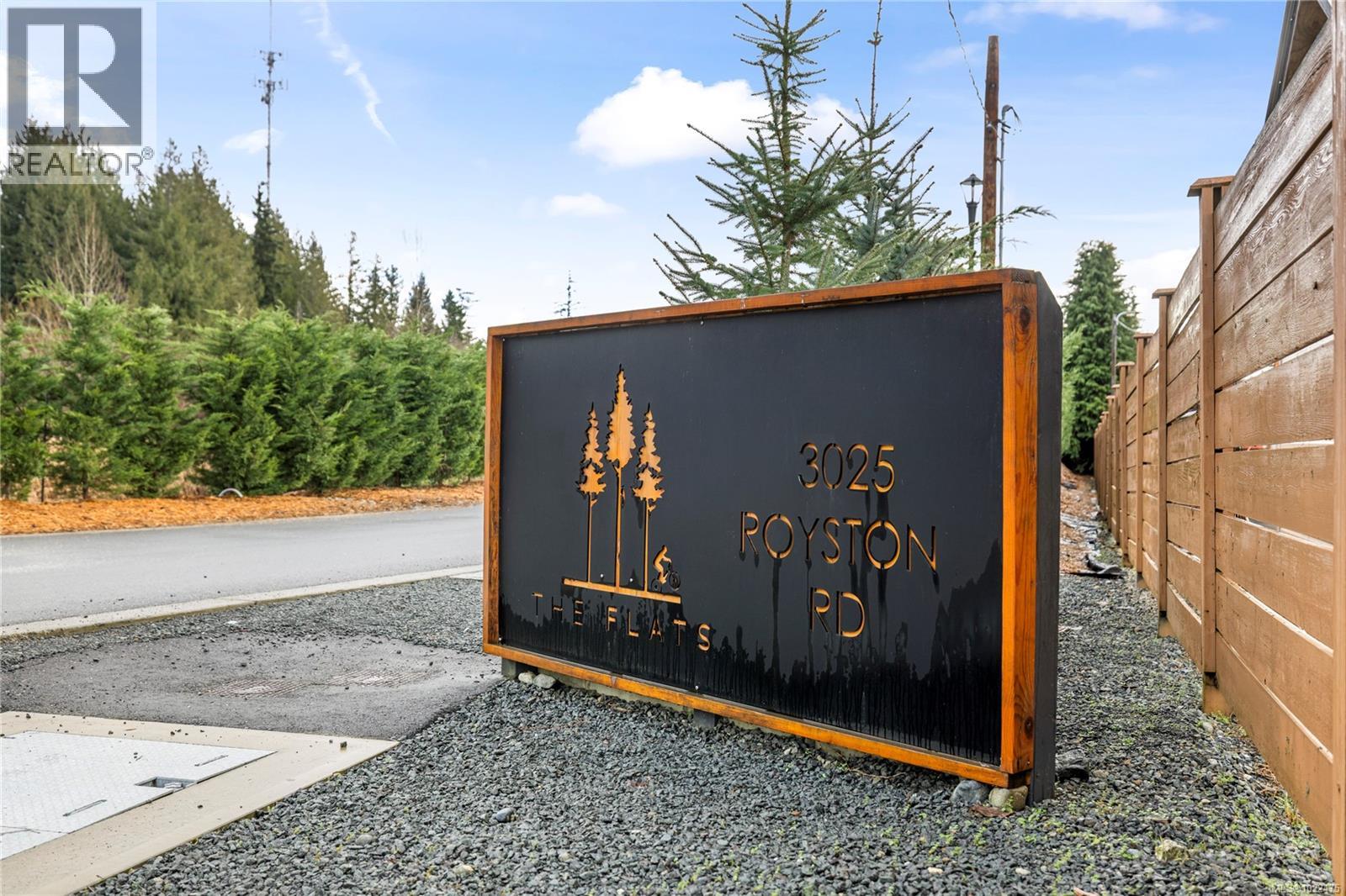 9 3025 Royston Rd, Cumberland, British Columbia V0R 1S0 - Photo 2 - 1022475