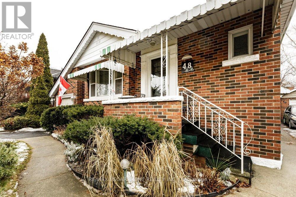 48 Crosthwaite Avenue S, Hamilton (Bartonville), Ontario  L8K 2V1 - Photo 2 - X12687106