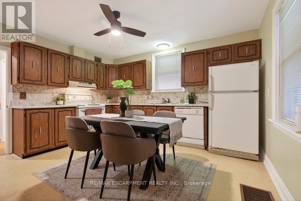 48 Crosthwaite Avenue S, Hamilton (Bartonville), Ontario  L8K 2V1 - Photo 6 - X12687106