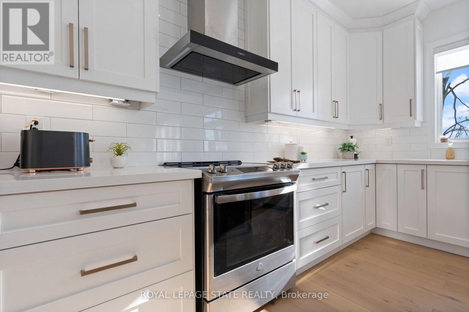 66 Cesar Place, Hamilton (Ancaster), Ontario  L9G 0G3 - Photo 18 - X12687112