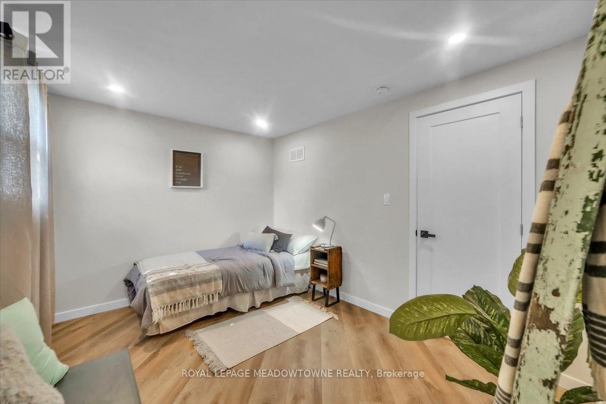 80 Mcanulty Boulevard, Hamilton (Crown Point), Ontario  L8H 3H1 - Photo 12 - X12687140