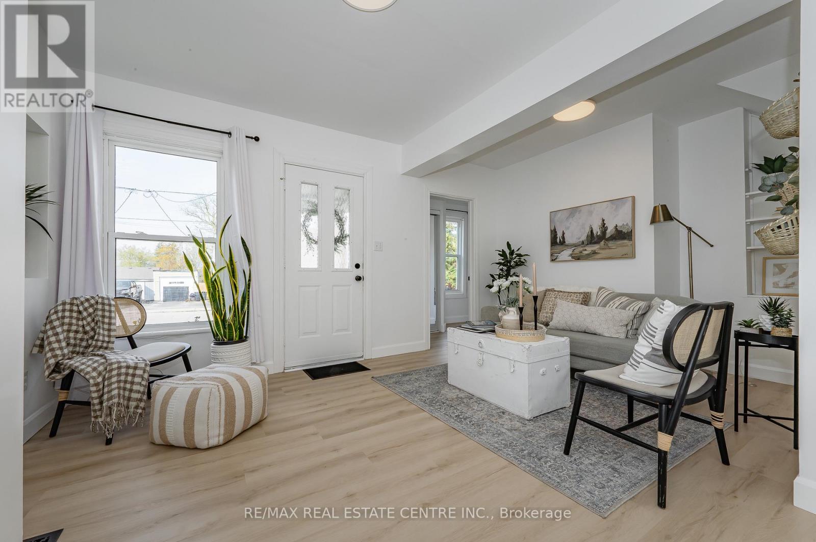 17 Dover Street, Woodstock (Woodstock - South), Ontario  N4S 3L7 - Photo 5 - X12687270