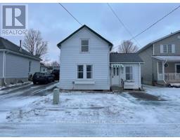 17 DOVER STREET, Woodstock, Ontario