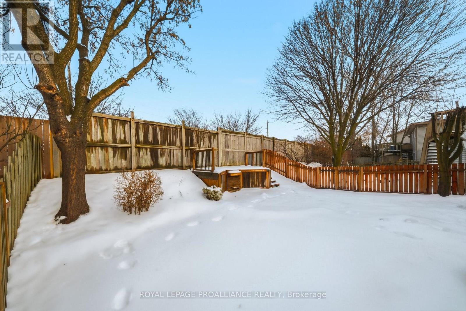 25 Faraday Gardens, Belleville, Ontario  K8P 5J5 - Photo 36 - X12687414