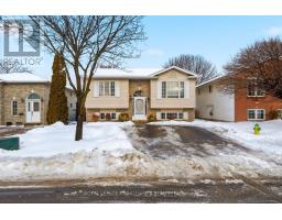 25 FARADAY GARDENS, Belleville, Ontario