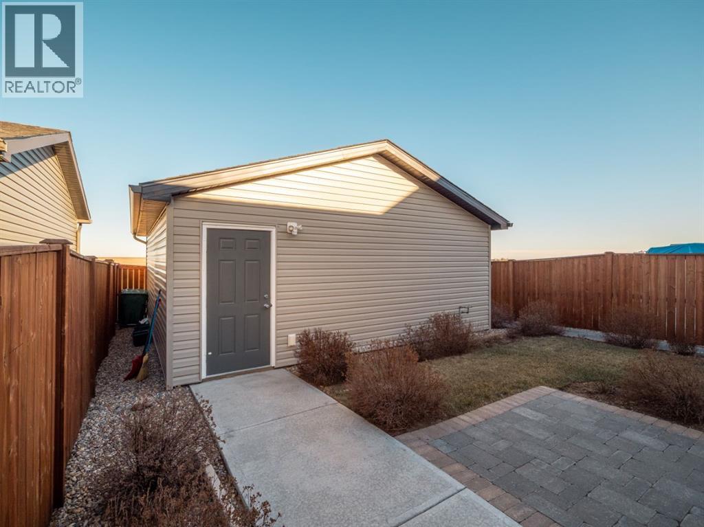 842 Greywolf Run N, Lethbridge, Alberta  T1H 7G6 - Photo 2 - A2277332