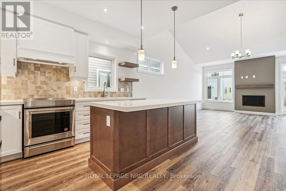 63 Beachwalk Crescent, Fort Erie, Ontario  L0S 1B0 - Photo 12 - X12400990