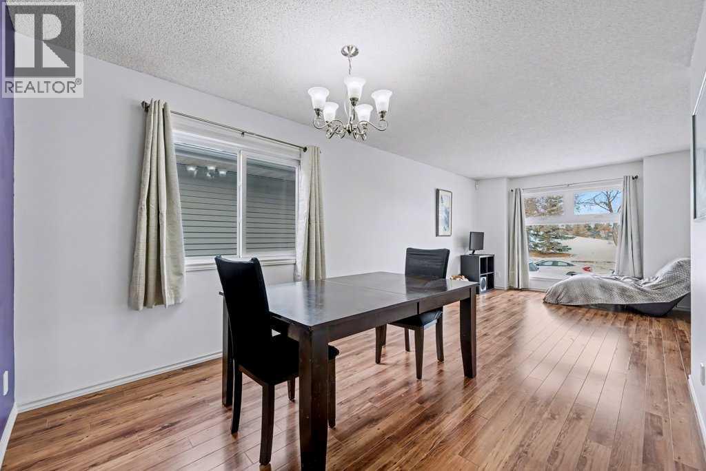 29 Erin Green Way Se, Calgary, Alberta  T2B 3C2 - Photo 7 - A2278541