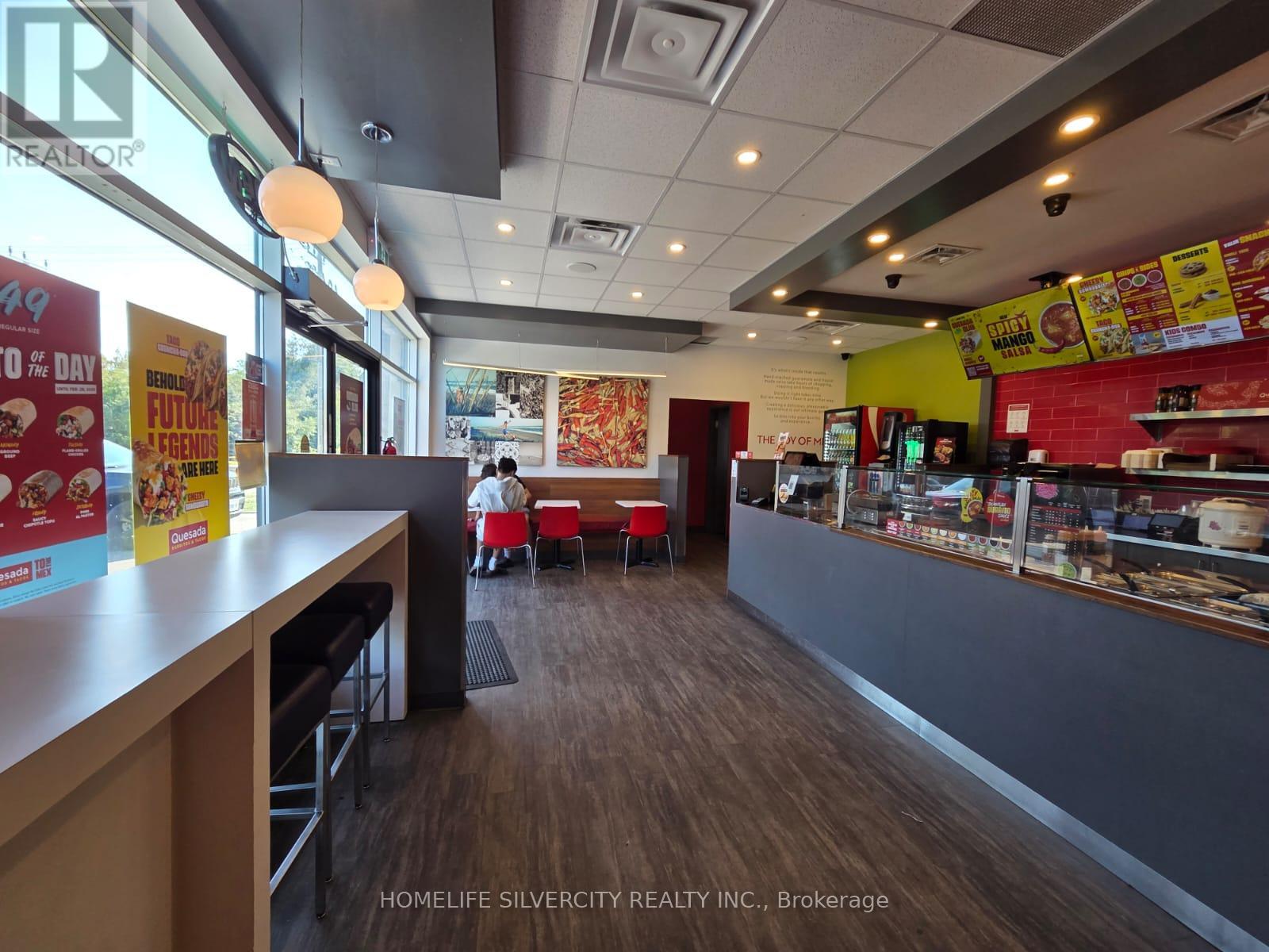 101 - 358 Speers Road, Oakville, Ontario  L6K 3R9 - Photo 11 - W12678084