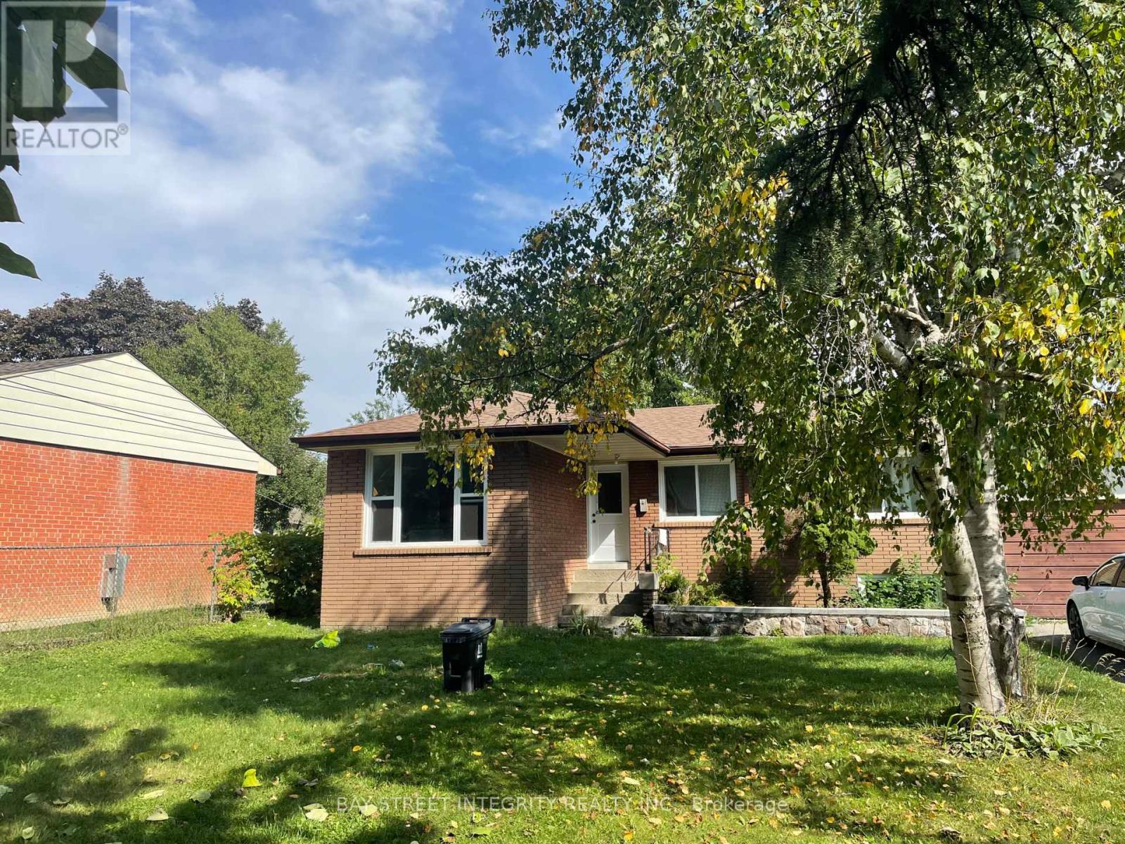 43 FAIRGLEN AVENUE, Toronto, Ontario