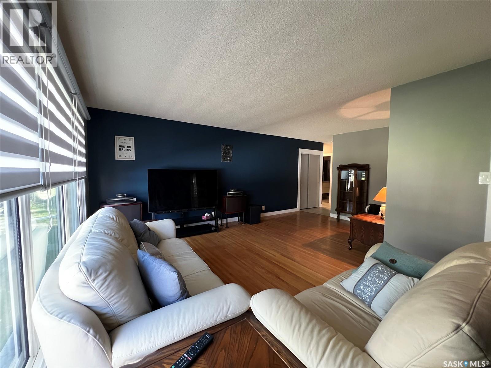 1118 Broadview Road, Esterhazy, Saskatchewan  S0A 0X0 - Photo 11 - SK020494