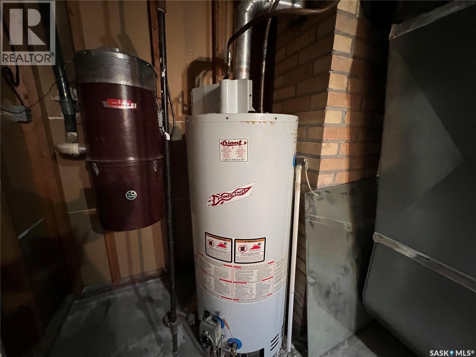 1118 Broadview Road, Esterhazy, Saskatchewan  S0A 0X0 - Photo 25 - SK020494