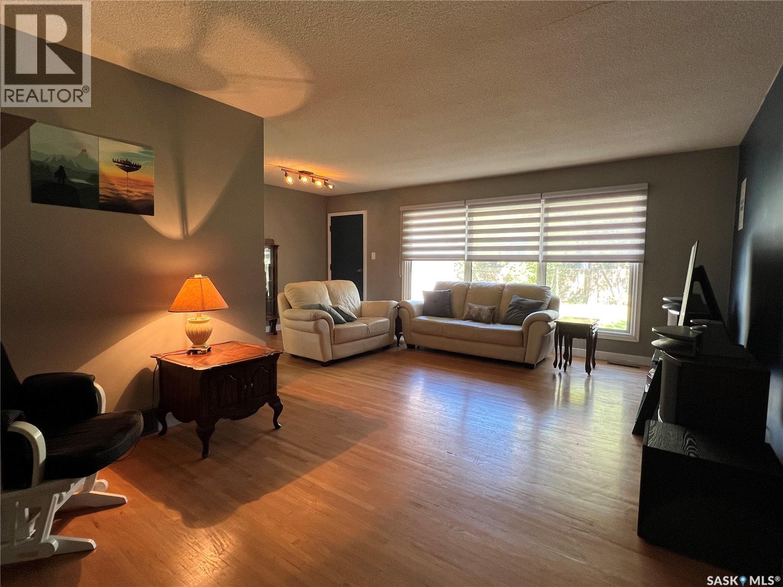 1118 Broadview Road, Esterhazy, Saskatchewan  S0A 0X0 - Photo 13 - SK020494