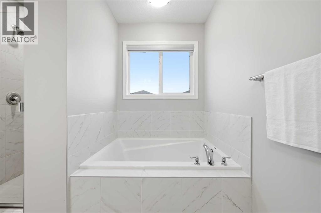 9 Osborne Link, Airdrie, Alberta  T4B 5E4 - Photo 39 - A2277275