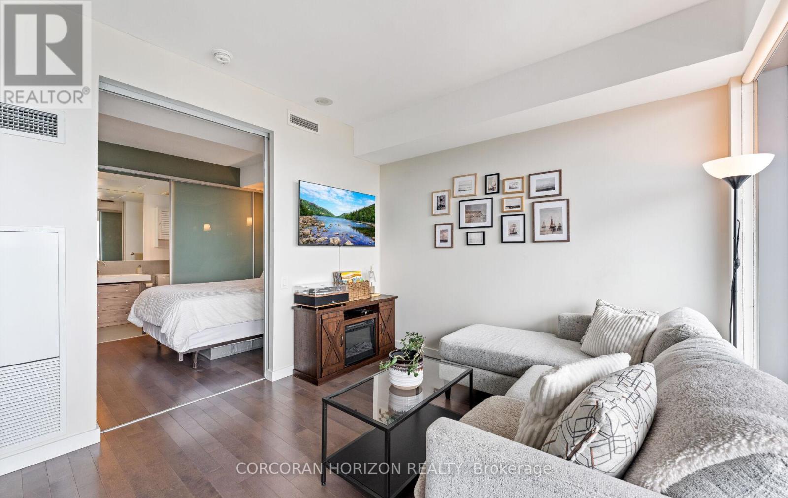 2105 - 70 Distillery Lane, Toronto, Ontario  M5A 0E3 - Photo 16 - C12687446