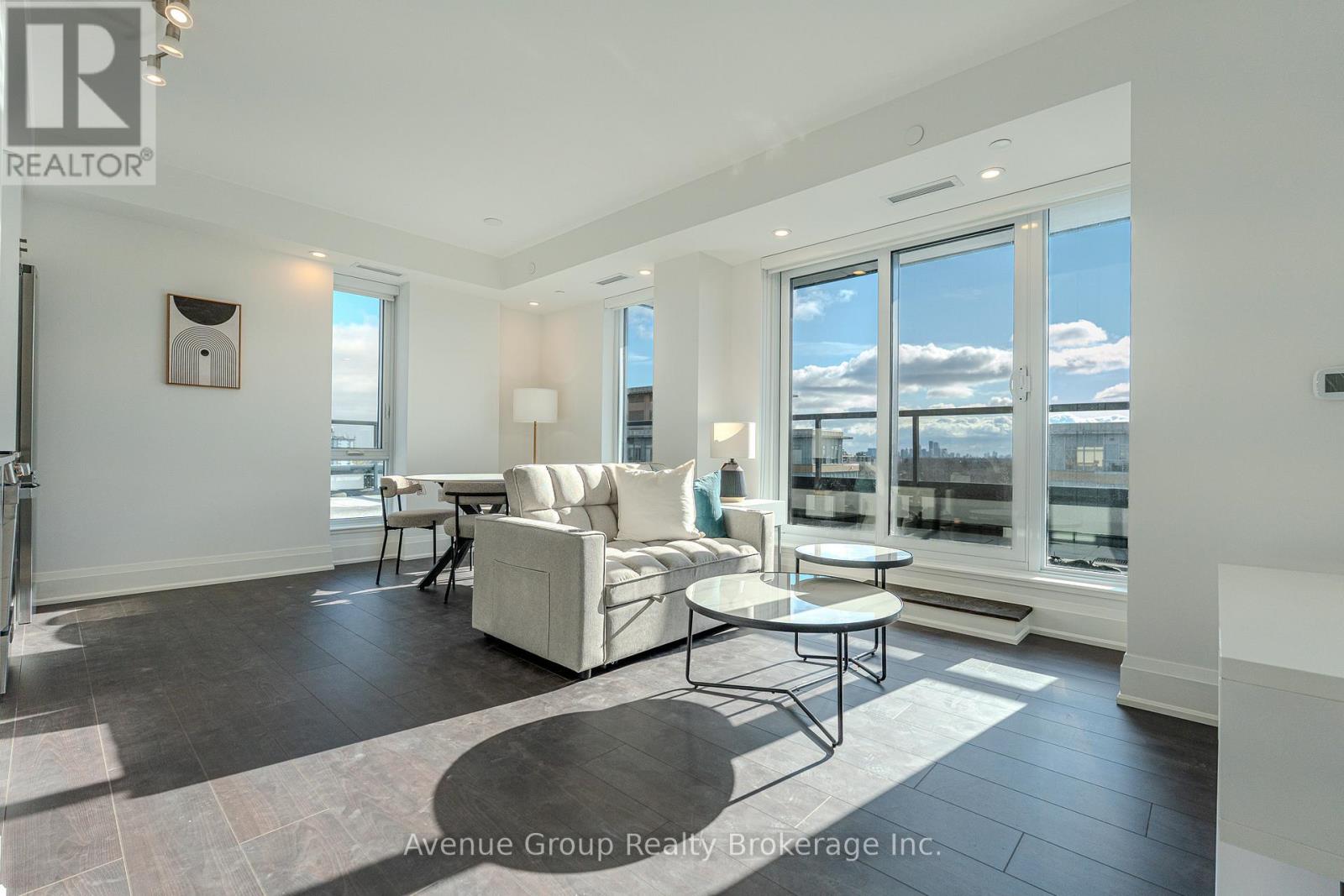 810 - 700 Sheppard Avenue W, Toronto, Ontario  M3H 0G5 - Photo 4 - C12687460