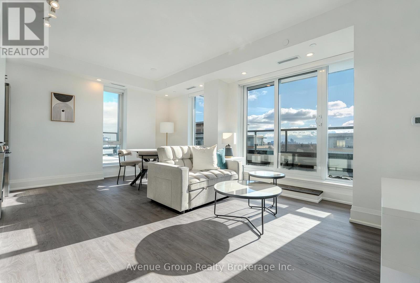 810 - 700 Sheppard Avenue W, Toronto, Ontario  M3H 0G5 - Photo 5 - C12687460