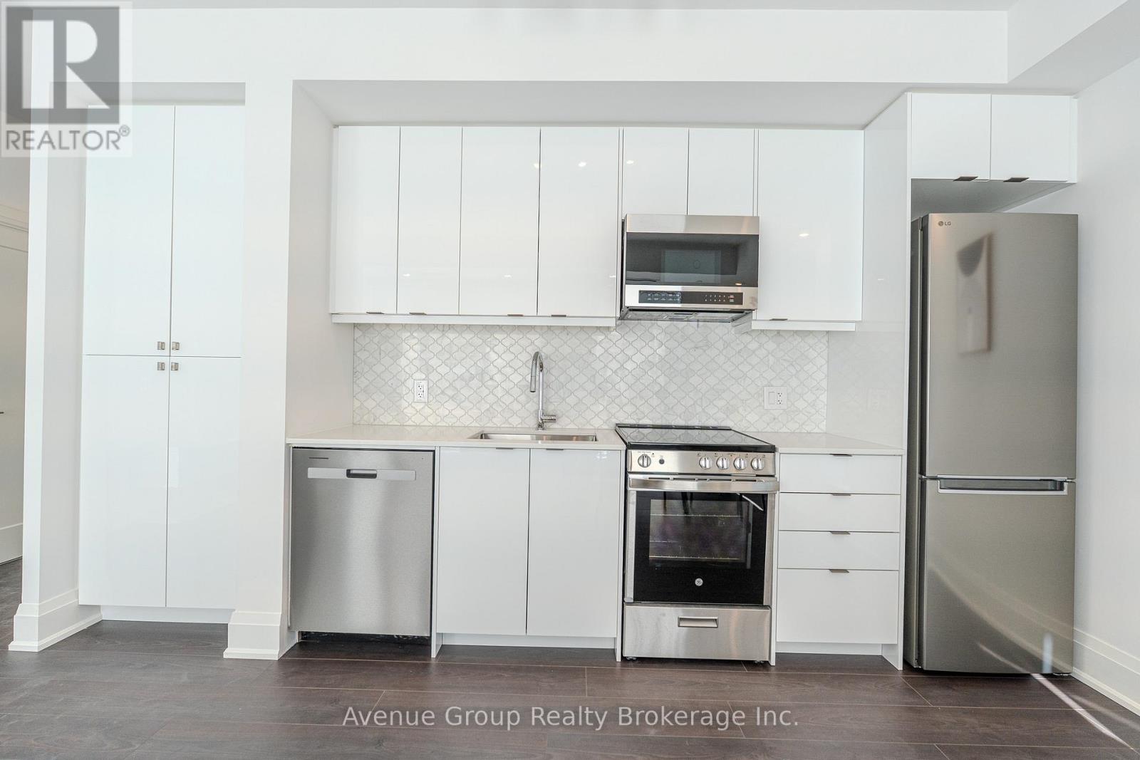 810 - 700 Sheppard Avenue W, Toronto, Ontario  M3H 0G5 - Photo 8 - C12687460