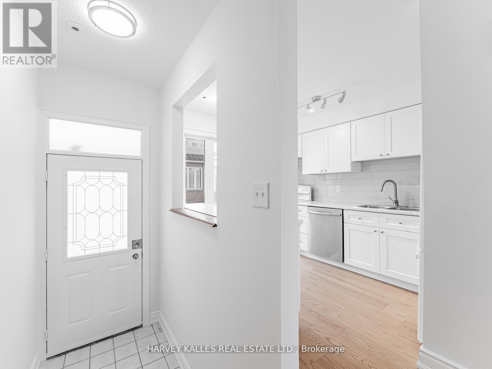 521 - 83 Mondeo Drive, Toronto, Ontario  M1P 5B6 - Photo 3 - E12687456