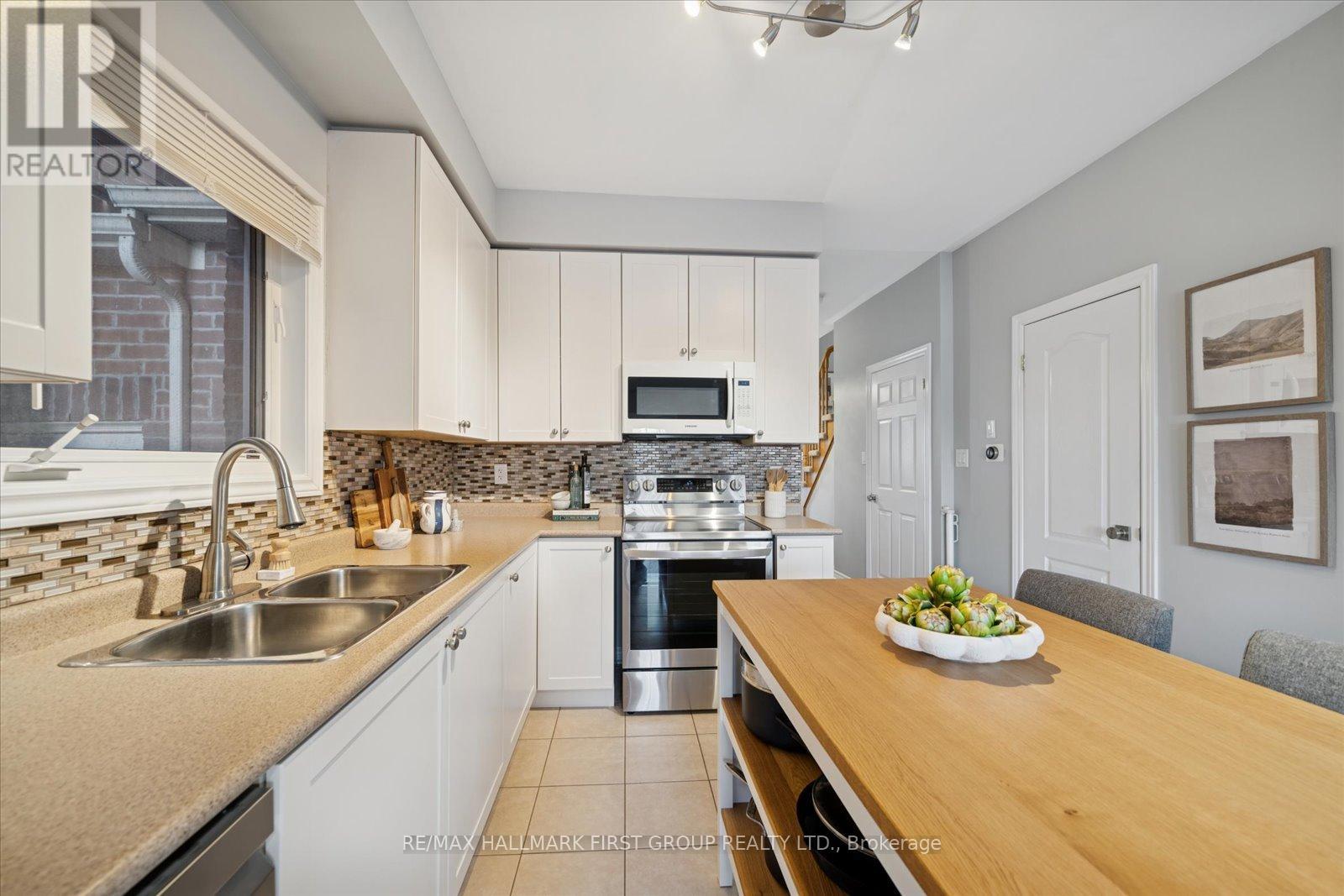 35 Beckett Crescent, Clarington, Ontario  L1E 3J4 - Photo 5 - E12687464