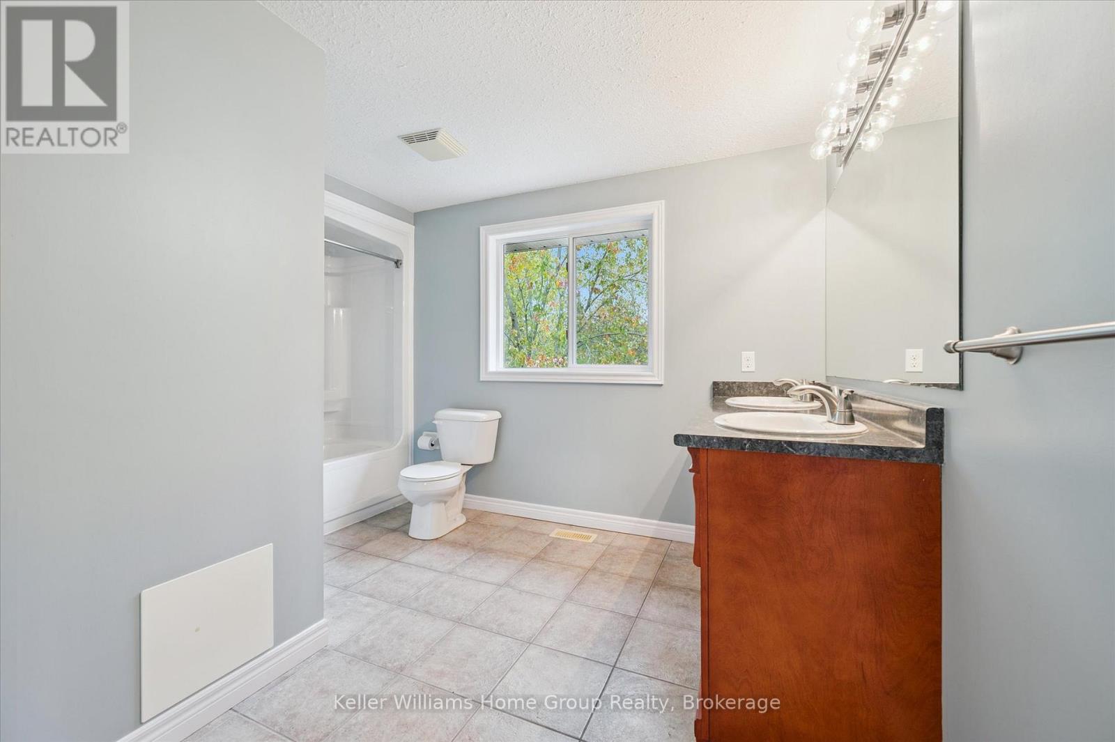 616 Black Street, Centre Wellington (Fergus), Ontario  N1M 0A3 - Photo 30 - X12487307