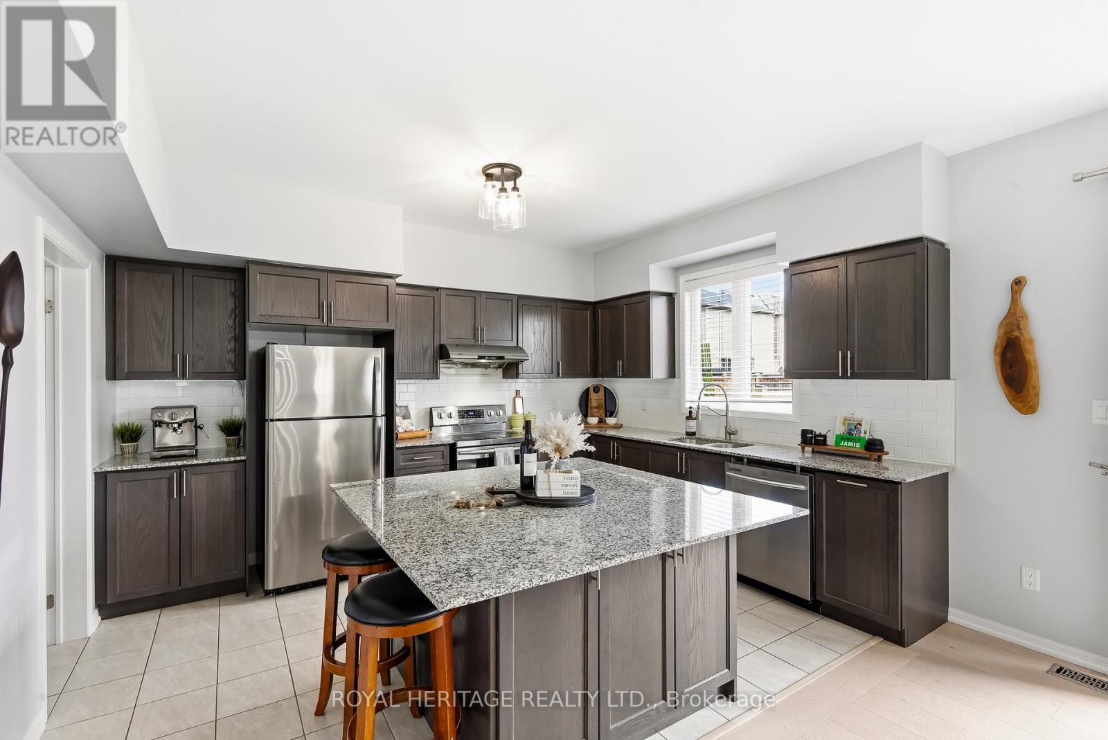 7 Sunderland Meadows Drive, Brock, Ontario  L0C 1H0 - Photo 9 - N12687382