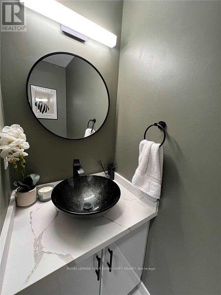 2805 - 2900 Highway 7 Road, Vaughan, Ontario  L4C 0G3 - Photo 12 - N12687384