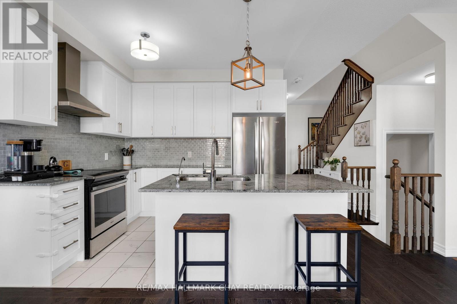 46 Clifford Crescent, New Tecumseth (Tottenham), Ontario L0G 1W0 - Photo 6 - N12687390