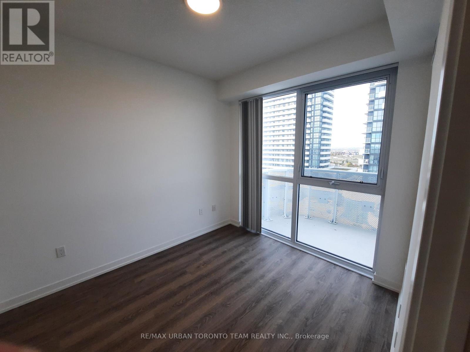 915 - 8 Interchange Way, Vaughan, Ontario  L4K 5Z7 - Photo 8 - N12687424