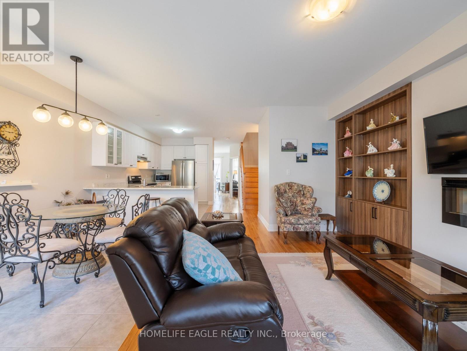 20 Vantage Loop, Newmarket, Ontario  L3X 0K6 - Photo 5 - N12687444