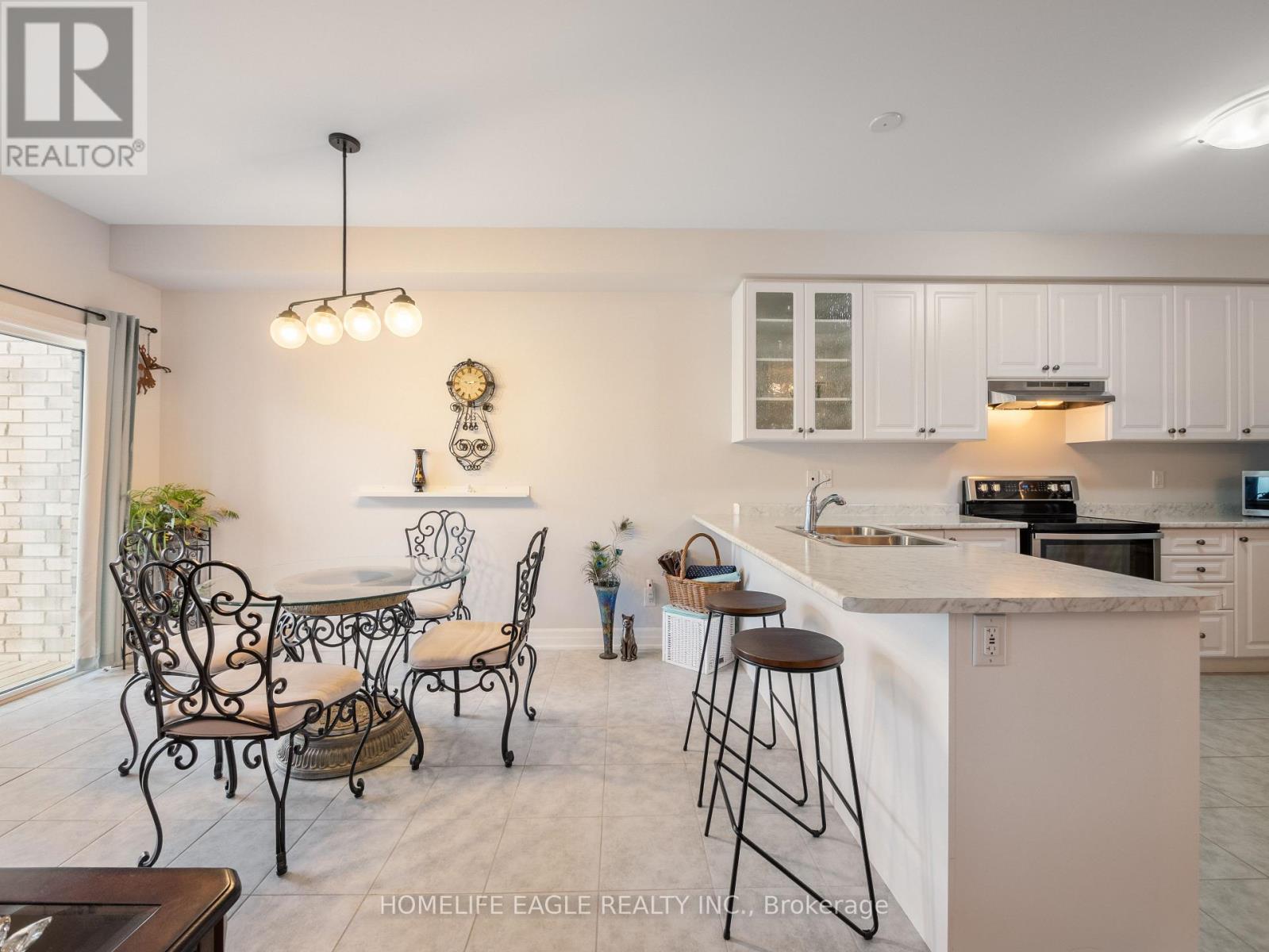 20 Vantage Loop, Newmarket, Ontario  L3X 0K6 - Photo 6 - N12687444