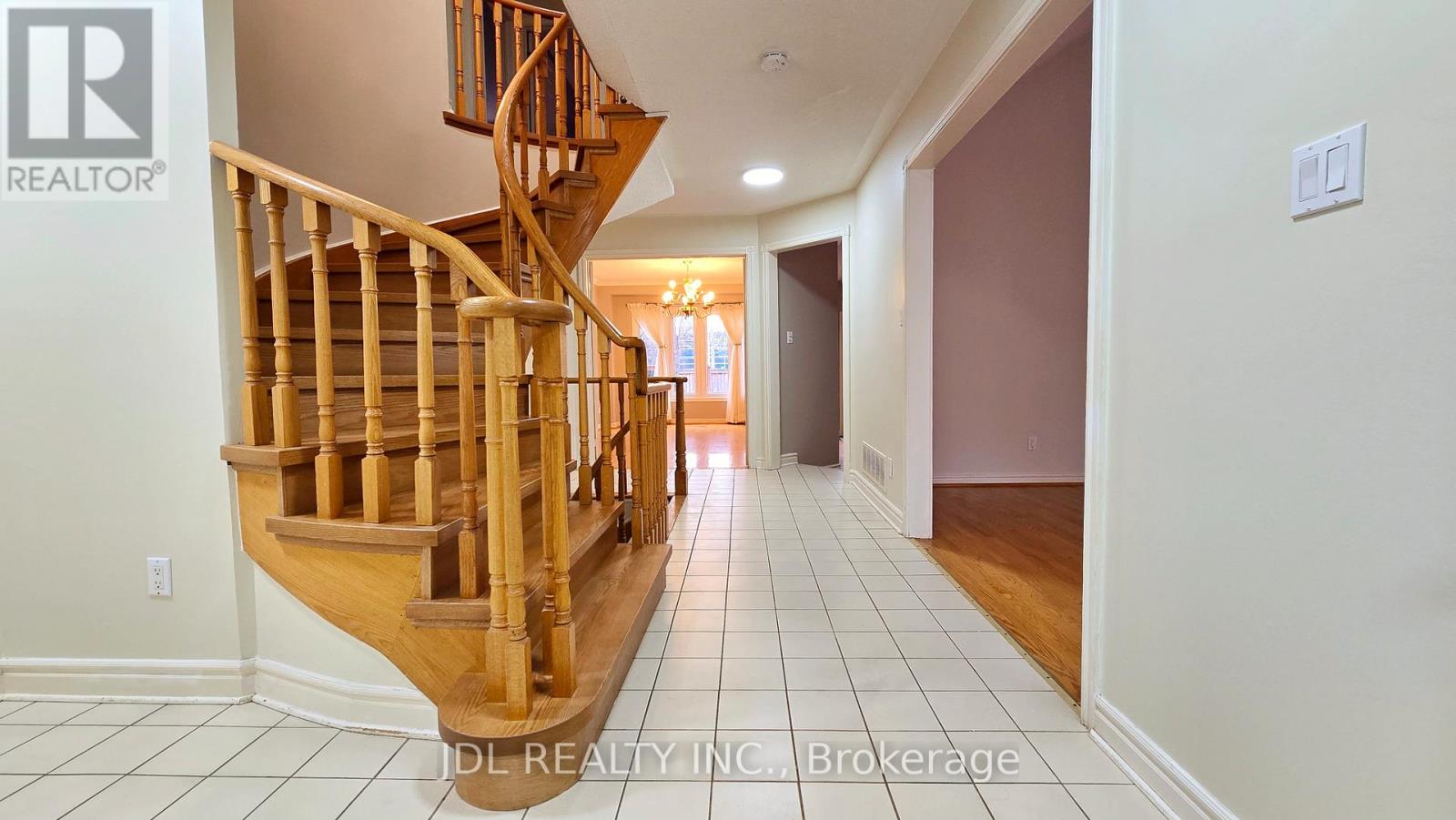 23 Barlow Road, Markham, Ontario  L3R 8A4 - Photo 4 - N12687448