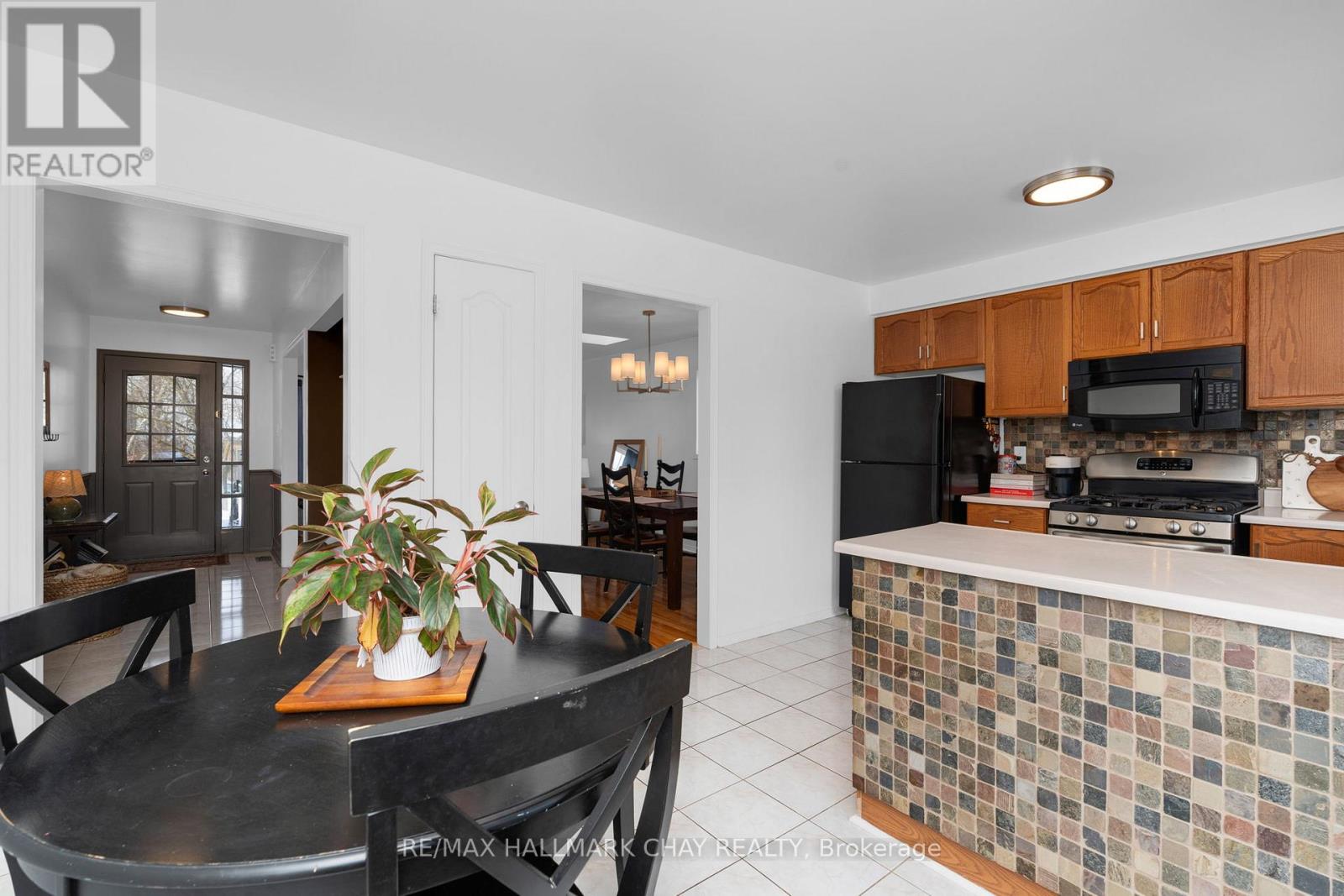 96 Brown Street, Barrie (Holly), Ontario  L4N 7V6 - Photo 14 - S12687470