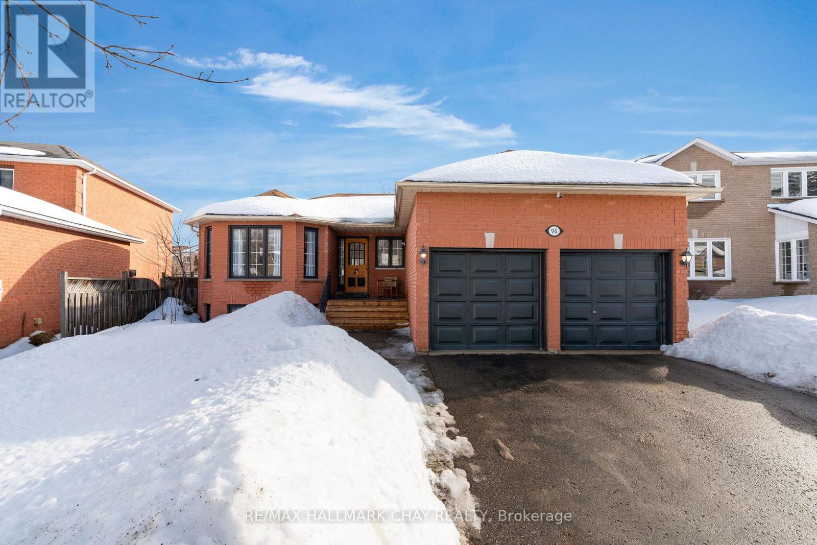 96 Brown Street, Barrie (Holly), Ontario  L4N 7V6 - Photo 2 - S12687470