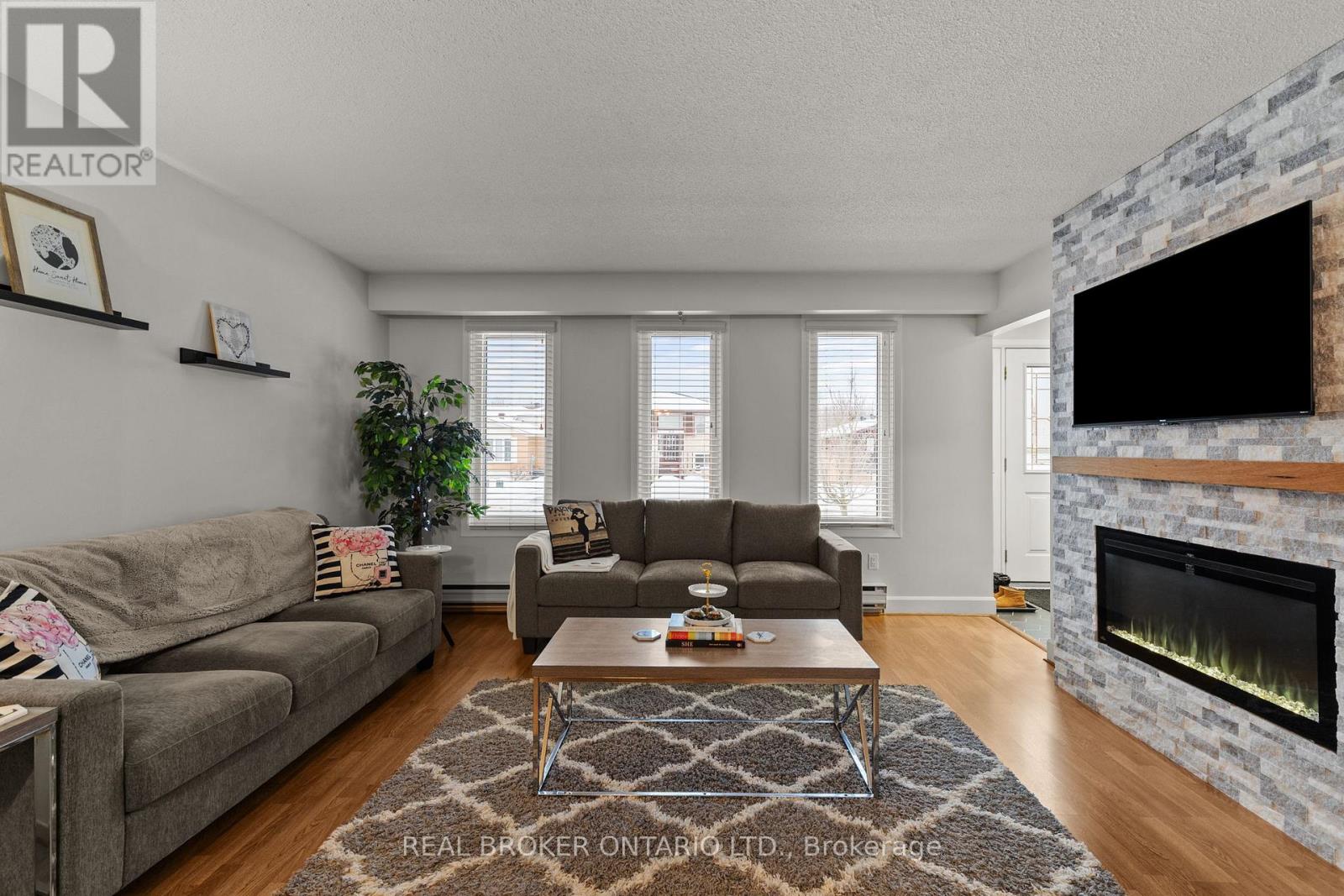 34 Lankin Boulevard, Orillia, Ontario L3V 6T2 - Photo 5 - S12687502