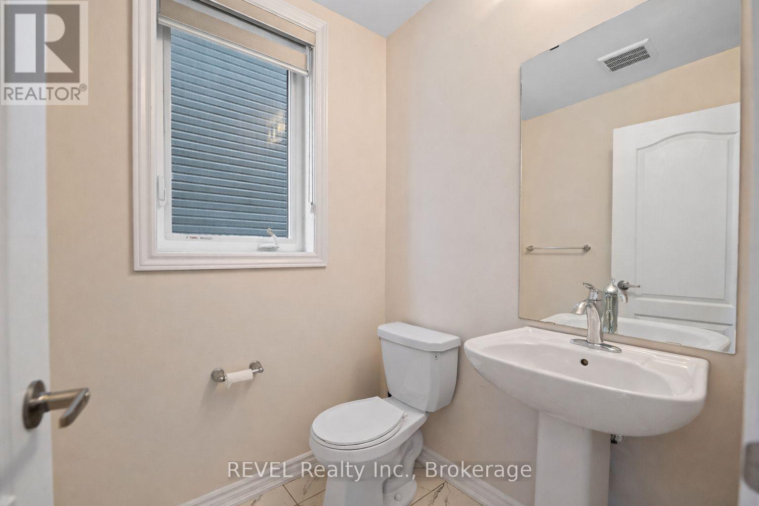 22 Peach Street, Thorold, Ontario  L2E 6S4 - Photo 12 - X12665732