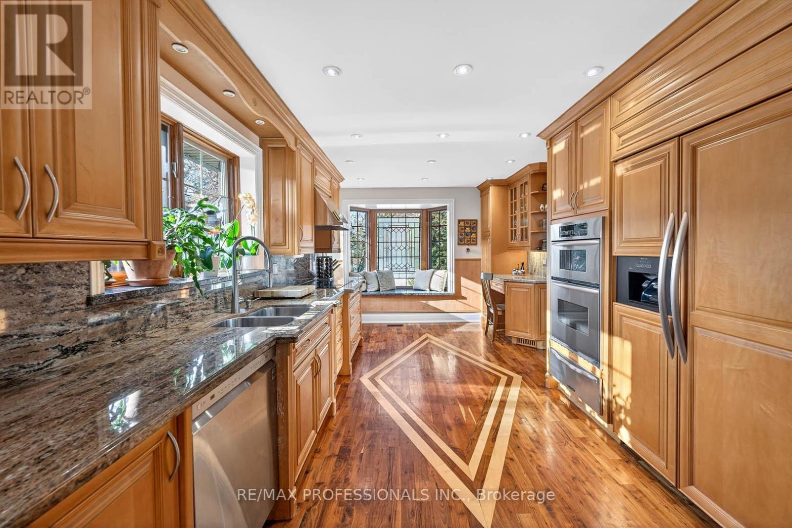 1670 Lincolnshire Boulevard, Mississauga, Ontario  L5E 2S7 - Photo 7 - W12687400