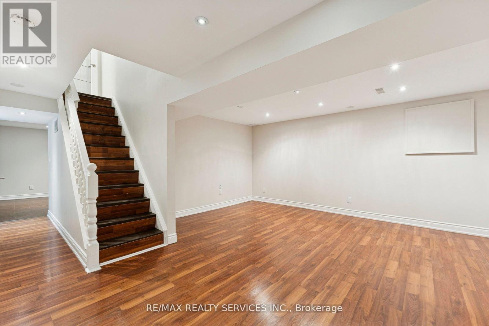 21 Majestic Crescent, Brampton, Ontario  L6S 3N1 - Photo 33 - W12687430