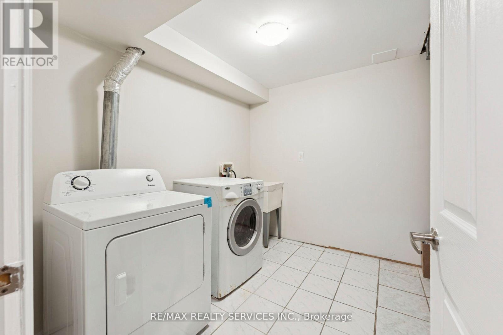 21 Majestic Crescent, Brampton, Ontario  L6S 3N1 - Photo 41 - W12687430