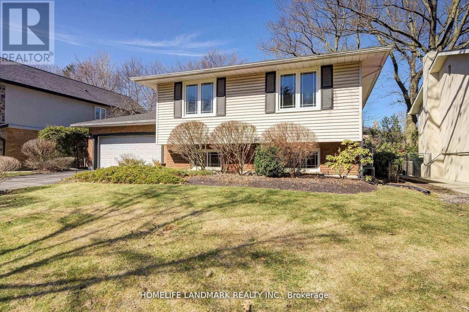 2165 Dunedin Road, Oakville, Ontario  L6J 5V2 - Photo 3 - W12687436