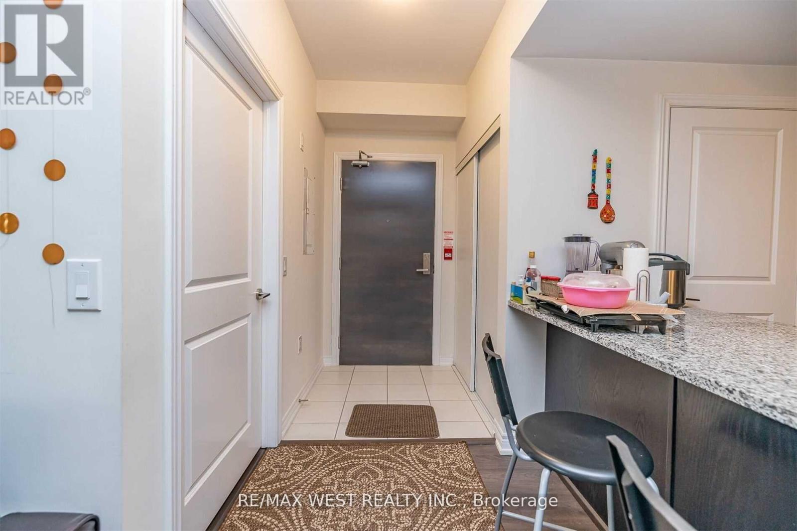 102 - 2393 Bronte Road, Oakville, Ontario  L6M 4J2 - Photo 10 - W12687450