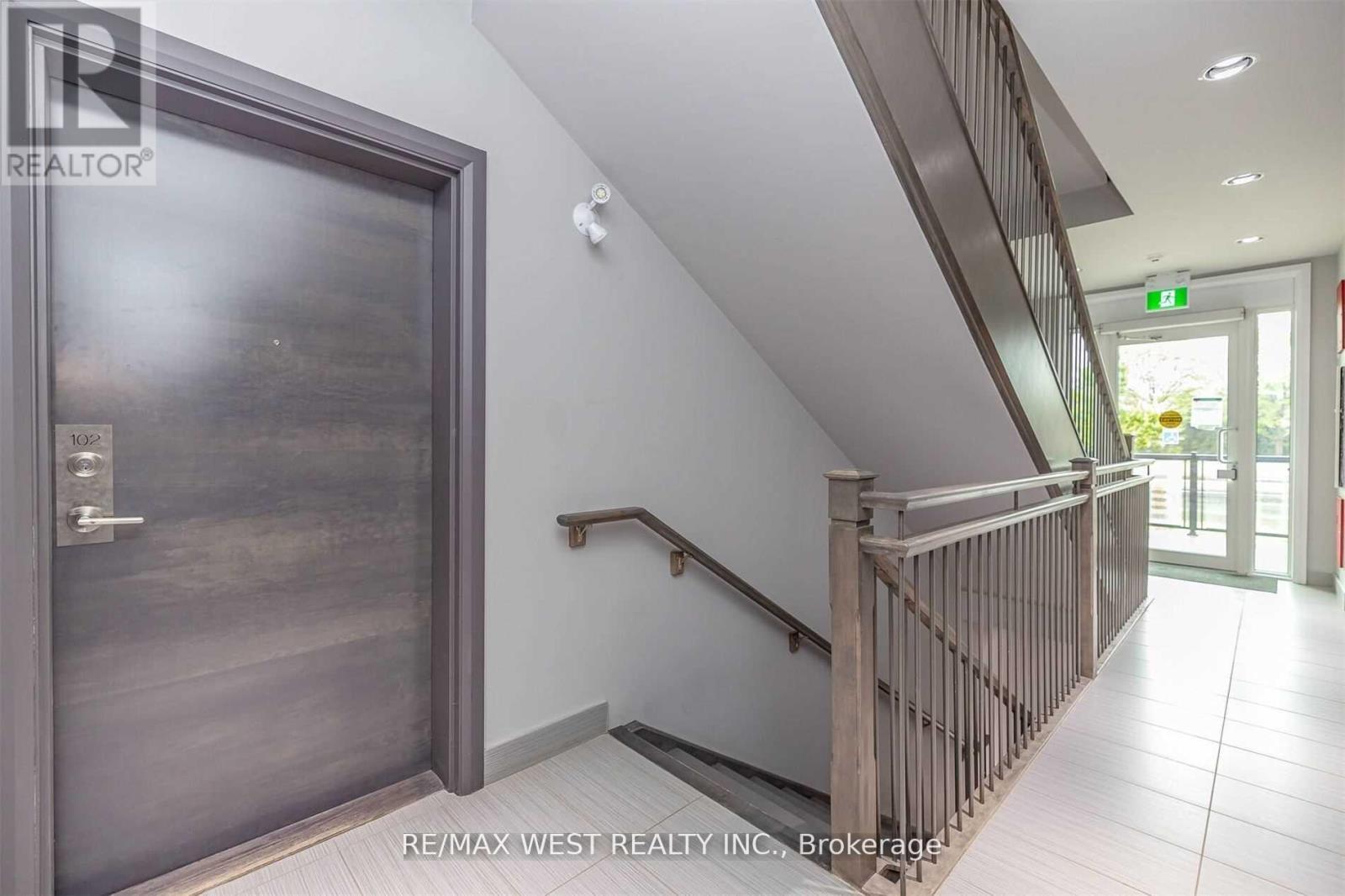 102 - 2393 Bronte Road, Oakville, Ontario  L6M 4J2 - Photo 6 - W12687450
